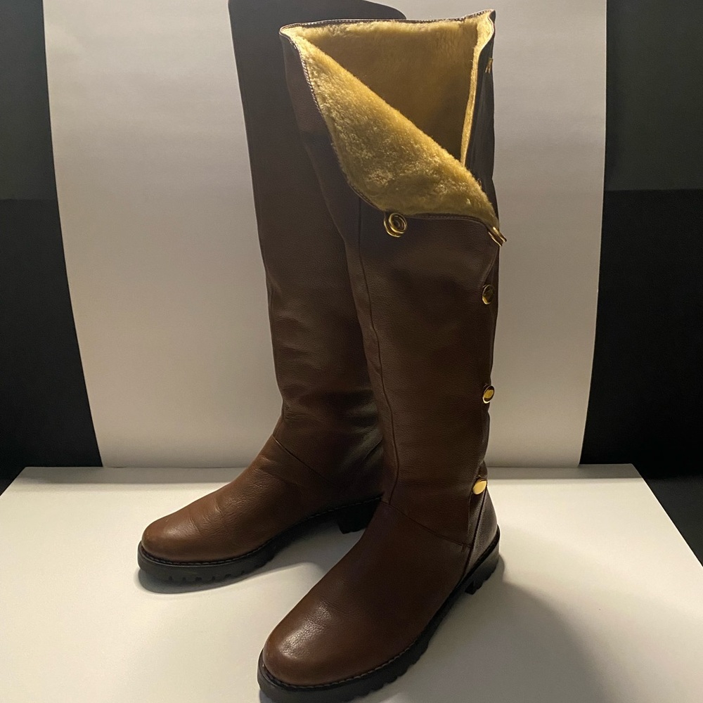 Boots - Picture 3 of 5